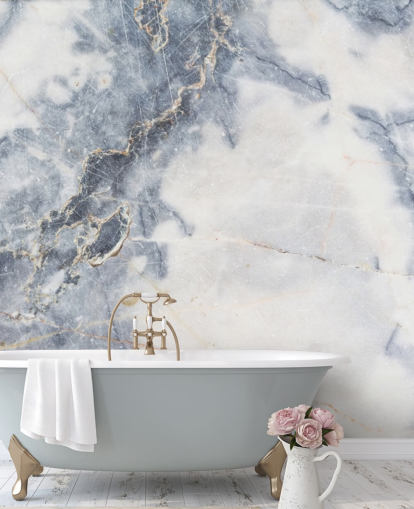 mural de papel de parede de mármore personalizável branco e azul chamado White Marble para cozinhas e banheiros