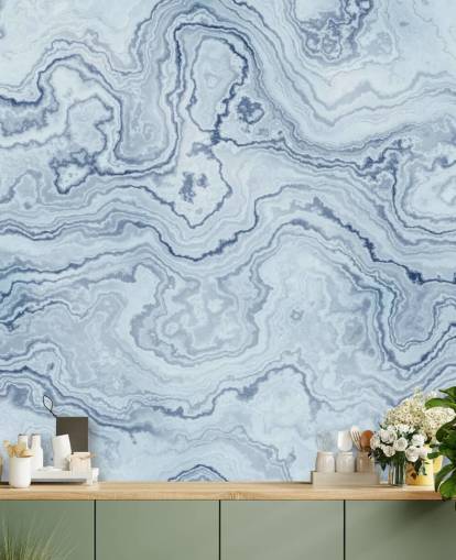 ljusblå och vit marmor tapetväggmålning kallad Light Blue Marble för badrum och kök