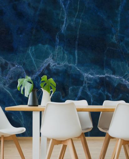 mural de papel pintado de mármol personalizable azul marino llamado Dark Blue Marble para dormitorios, baños y cocinas