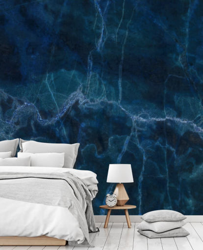 marinblå anpassningsbar marmor tapetväggmålning kallad Dark Blue Marble för sovrum, badrum och kök