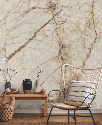 crèmekleurige en lichtbruine behangmuurschildering met marmereffect genaamd Natural Effect Marble voor slaapkamers, keukens en badkamers