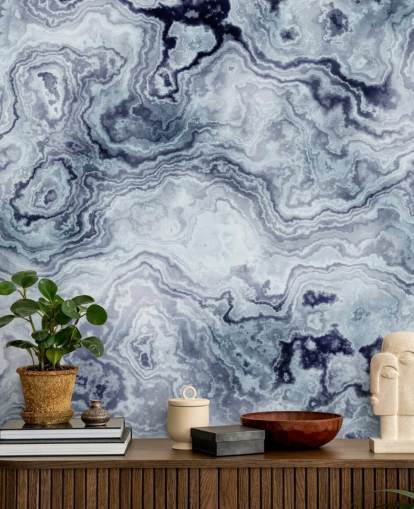 blauwe marmeren behangmuurschildering genaamd Blue Swirl Marble Wall Mural voor badkamers en slaapkamers