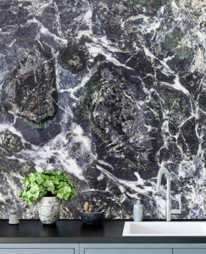 mustavalkoinen marmoritapetti seinämaalaus nimeltä Black Marble keittiöihin ja kylpyhuoneisiin mustavalkoinen marmoritapetti seinämaalaus nimeltä Black Marble keittiöihin ja kylpyhuoneisiin