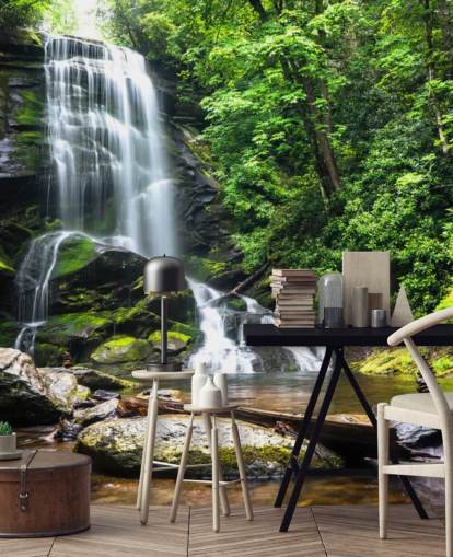 carta da parati murale verde personalizzata con foresta chiamata Zen Waterfall per salotti