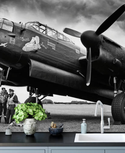mural de papel de parede RAF preto e branco chamado Avro Lancaster and Crew para escritórios, salas de estar e empresas