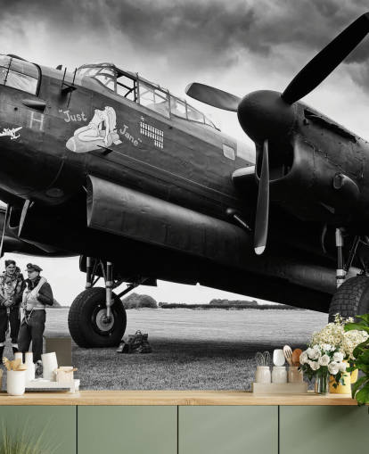 papier peint mural noir et blanc de la RAF appelé Avro Lancaster and Crew pour les bureaux, les salons et les entreprises