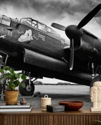 mustavalkoinen RAF-taustakuvamaalaus nimeltä Avro Lancaster and Crew toimistoihin, olohuoneisiin ja yrityksiin