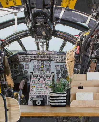 Décoration murale du cockpit de bombardier de la guerre froide