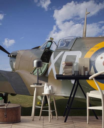 Geparktes Flugzeug Hintergrundbild