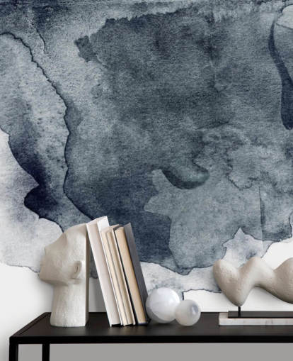 carta da parati murale ad acquerello in bianco e nero chiamata Charcoal Swirl Watercolour per camere da letto, salotti e cucine