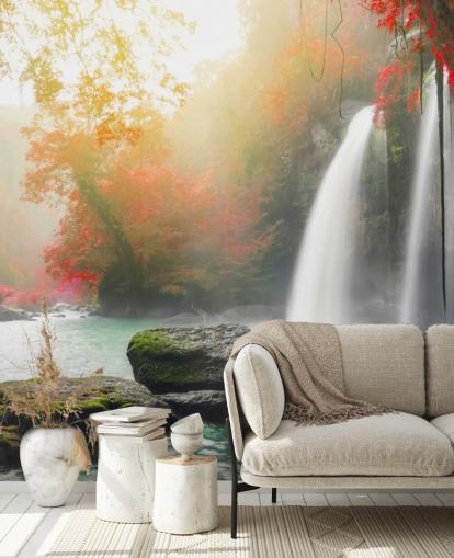 árboles de hojas rojas y papel tapiz de cascada brumosa