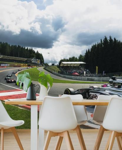 mural de papel de parede F1 brilhante chamado Lap 1 Belgium 2014 de Darren Heath para quartos e escritórios domésticos