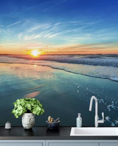 Sonnenuntergang am blauen Strand Wallpaper