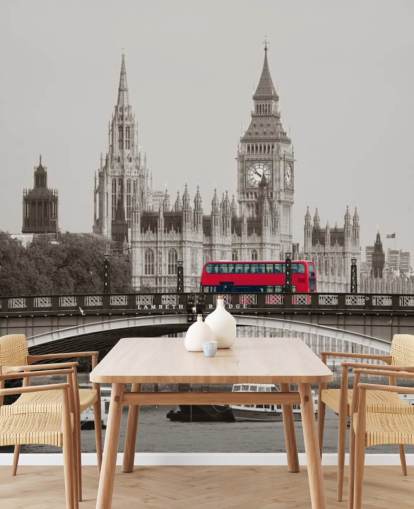 mural de papel de parede monocromático personalizado de Londres chamado London Bus on Lambeth Bridge para salas de estar, quartos e escritórios
