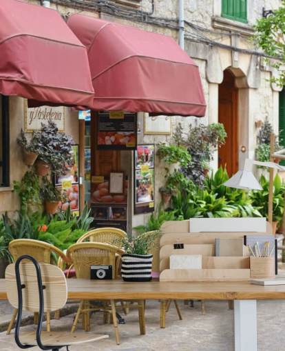 Italian House Front Wallpaper