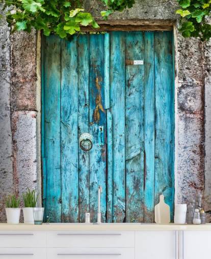 Porta in legno blu brillante Bright Blue Wooden Door Wallpaper Porta in legno blu brillante Bright Blue Wooden Door Wallpaper