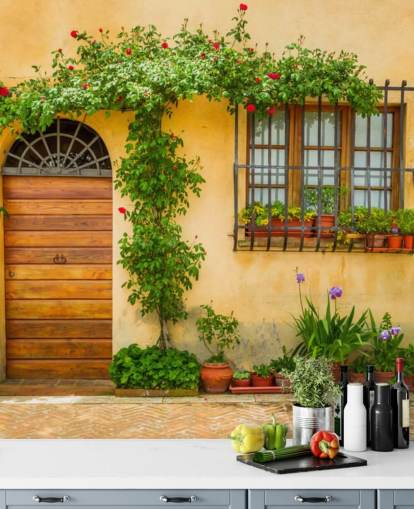 gele voorkant van italiaans huis behang