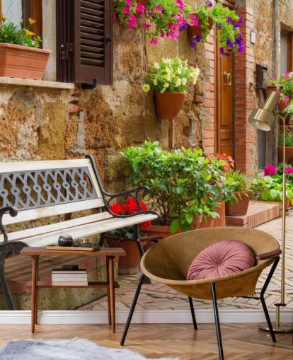 Decorazione murale con panca esterna rustica