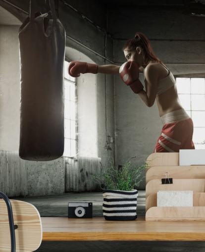 Junge Frau beim Boxtraining in einem alten Gebäude Wandgemälde