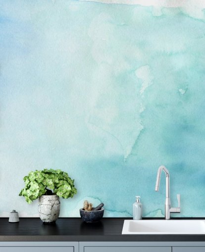 Papel pintado de acuarela azul y blanco suave 