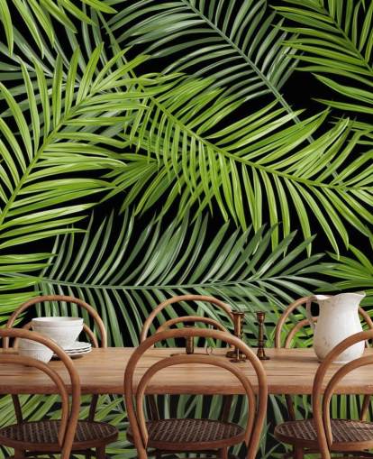sort og grøn palmeblad tapet vægmaleri kaldet Tropical Palm Leaves Pattern til stuer, soveværelser og spisestuer