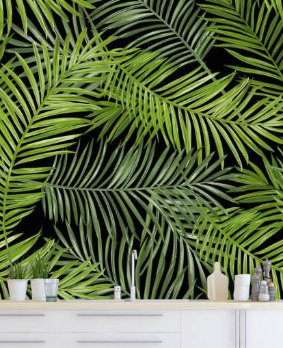 svart och grönt palmblad tapetväggmålning kallad Tropical Palm Leaves Pattern för vardagsrum, sovrum och matsalar
