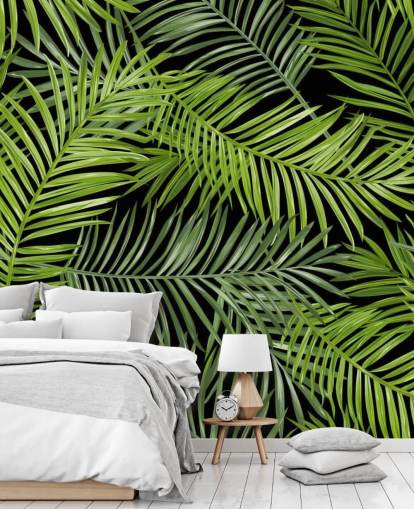 svart och grönt palmblad tapetväggmålning kallad Tropical Palm Leaves Pattern för vardagsrum, sovrum och matsalar