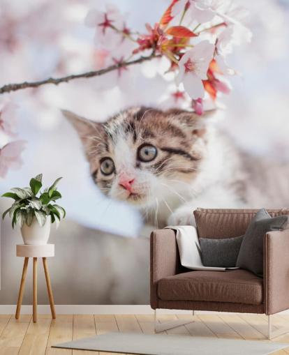 Mural de pared Gatito escalando un árbol Mural de pared Gatito escalando un árbol