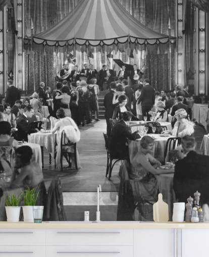 Schwarz-Weiß-Fototapete mit Dinnershow der 1920er Jahre