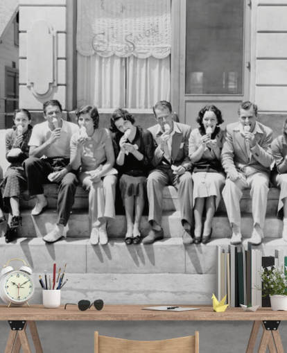 Vintage svart och vitt foto av människor som äter glass Bakgrund