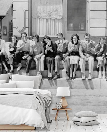 Vintage svart og hvitt bilde av folk som spiser iskrem tapet