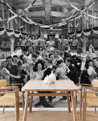 zwart-witfoto van een danszaal in het behang van de jaren 40 zwart-witfoto van een danszaal in het behang van de jaren 40