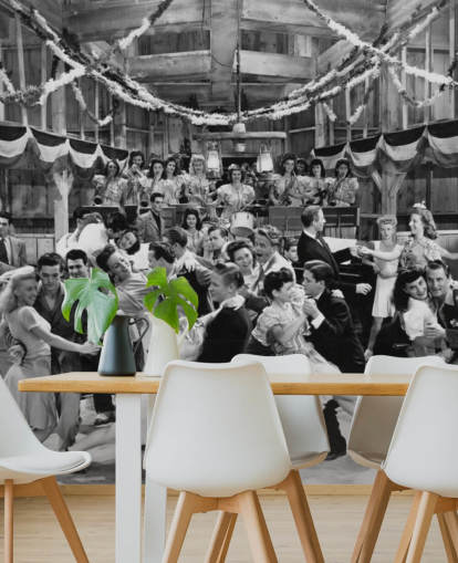 fotografía en blanco y negro de un salón de baile en la década de 1940