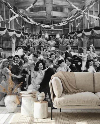 Schwarzweißfoto eines Tanzsaals in den 1940er Jahren Tapete