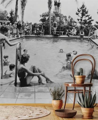 mural de papel pintado vintage en blanco y negro llamado Pool Party para residencias de ancianos mural de papel pintado vintage en blanco y negro llamado Pool Party para residencias de ancianos