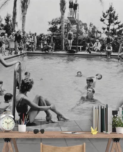 vintage zwart-wit behangmuurschildering genaamd Pool Party voor verzorgingstehuizen