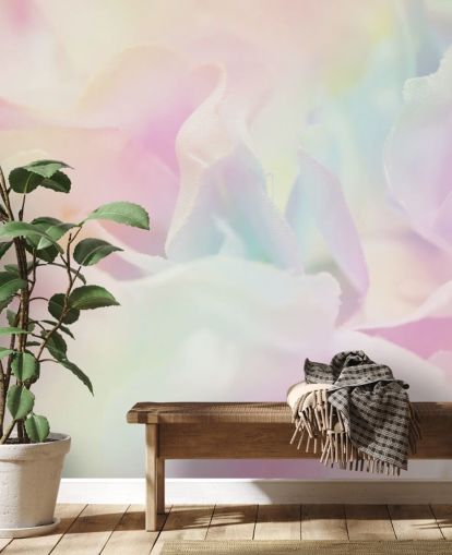 Ingezoomd in bloem in pastelroze en blauwe muurschildering