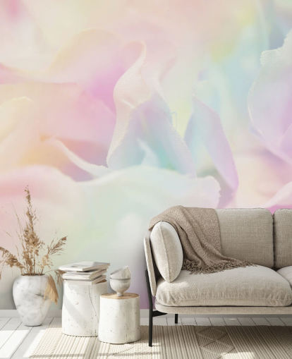 Ingezoomd in bloem in pastelroze en blauwe muurschildering