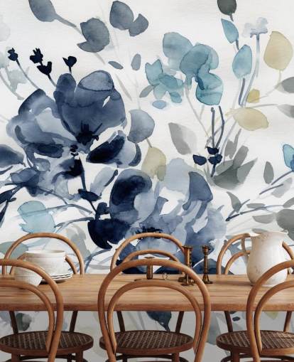 Marineblaue, personalisierbare botanische Wandtapete namens Indigo Garden 2 von Carol Robinson für Schlafzimmer und Wohnzimmer