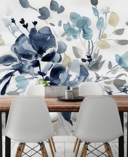 mural de papel pintado botánico personalizable azul marino llamado Indigo Garden 2 de Carol Robinson para dormitorios y salones