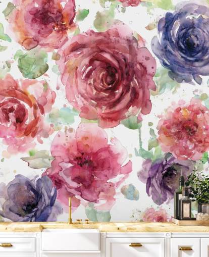 Papel pintado de flores rosas y moradas