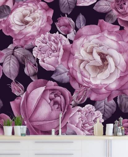 carta da parati murale floreale personalizzabile viola chiamata Ultra Violet Roses Dark Floral per camere da letto, salotti e sale da pranzo