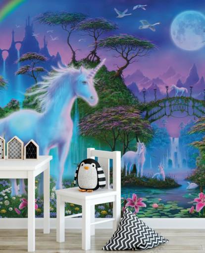 lila, blaue und grüne individuelle Einhorn-Tapete namens Unicorn Bridge von Danny Flynn für Kinderzimmer