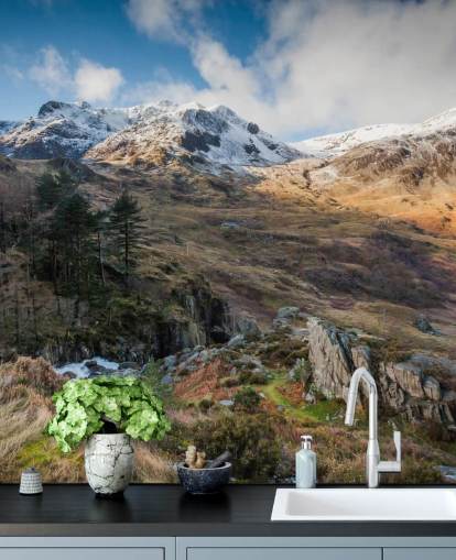 magnifique papier peint de paysage appelé Snow Mountains Snowdonia par Anthony Bryant Photography