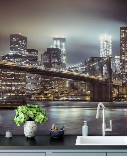 Brooklyn Bridge in het avondbehang