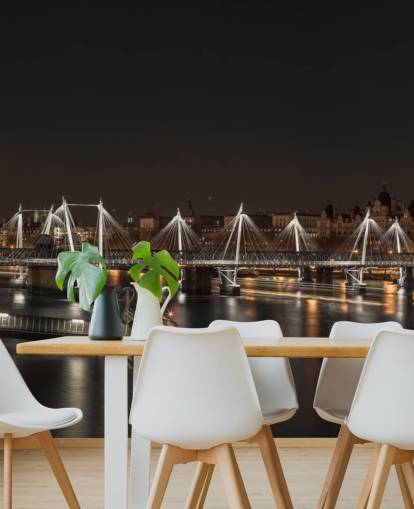 Luzes noturnas sobre o mural da parede de Londres