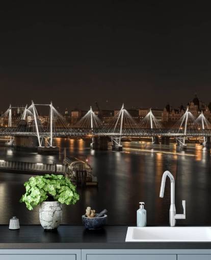 Luzes noturnas sobre o mural da parede de Londres