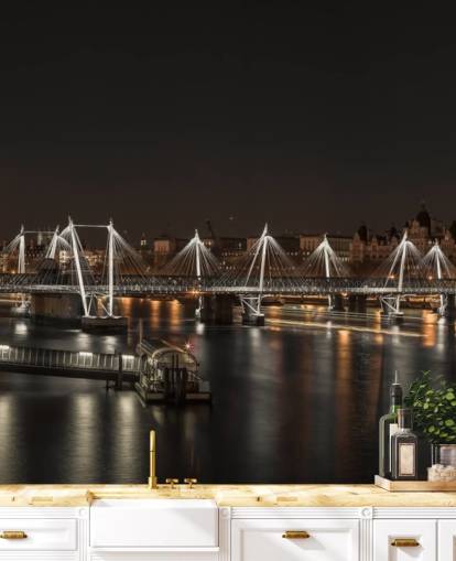 Nachtverlichting boven de muurschildering van Londen