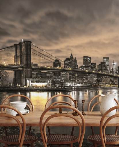 mural oscuro de papel pintado de la ciudad de Nueva York llamado Puente de Brooklyn y horizonte dramático de Manhattan de Assaf Frank