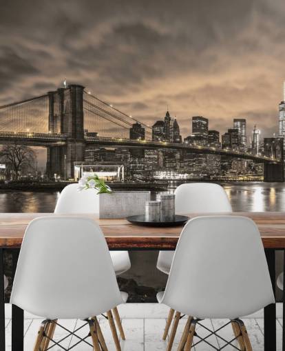 mørkt new york city tapetmaleri kaldet Brooklyn Bridge og Manhattan Dramatic Skyline af Assaf Frank